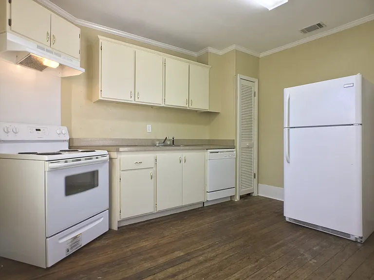 407 E Park Ave — Photo 9