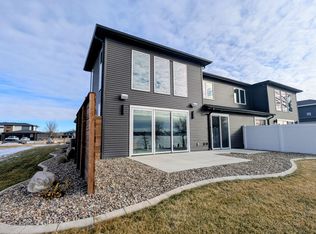 5834 Misty Waters Dr, Bismarck, ND 58503