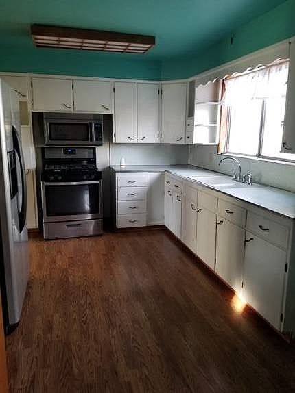 2nd image of 404 E 2nd St