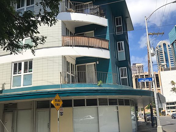 Vineyard and Queen Emma streets