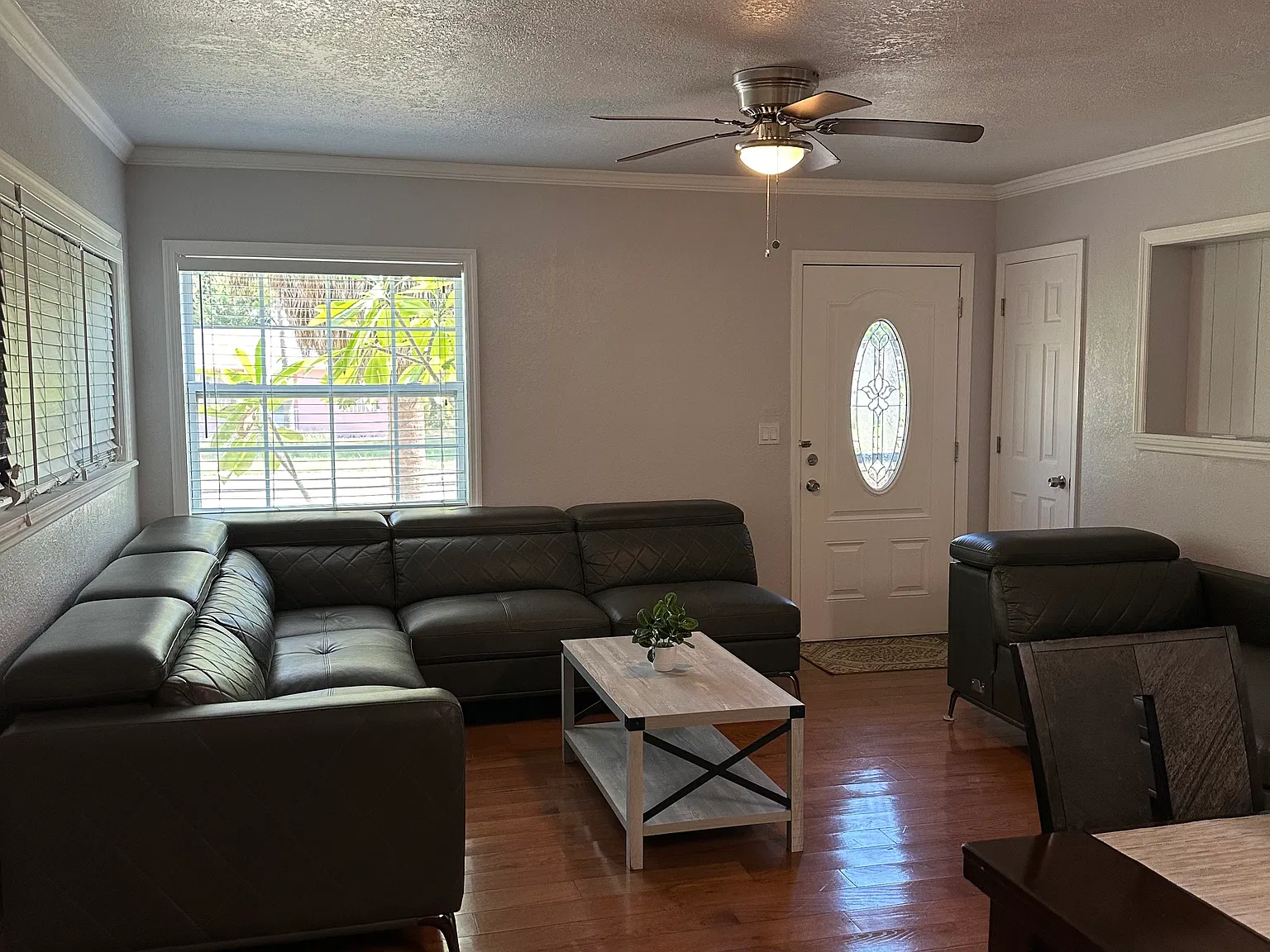 1636 Druid Rd E — Photo 3