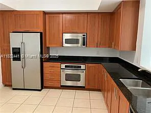 3 bed, 3.0 bath, 1600 sqft, $3,975 — Photo 3