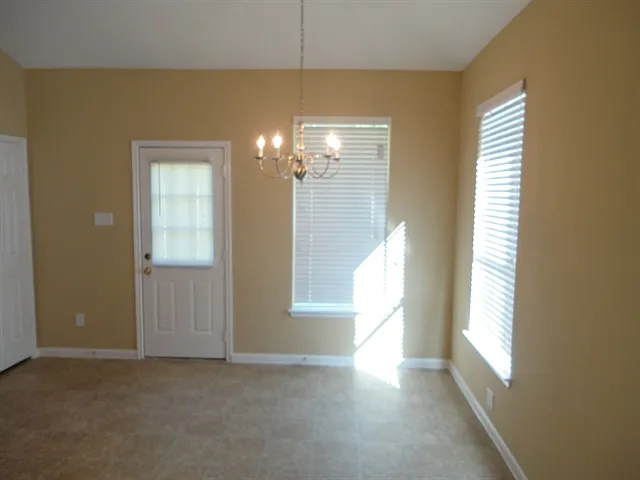 3 bed, 2.0 bath, 1457 sqft, $1,875 — Photo 3