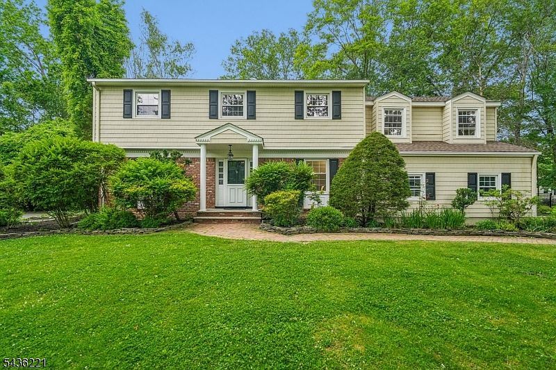 1st image of 19 Colonial Way