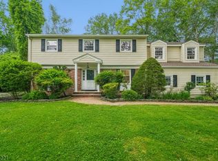 19 Colonial Way, New Providence Boro, NJ 07974