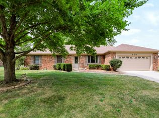 620 S Ashbourne Ln, Greenwood, IN 46142