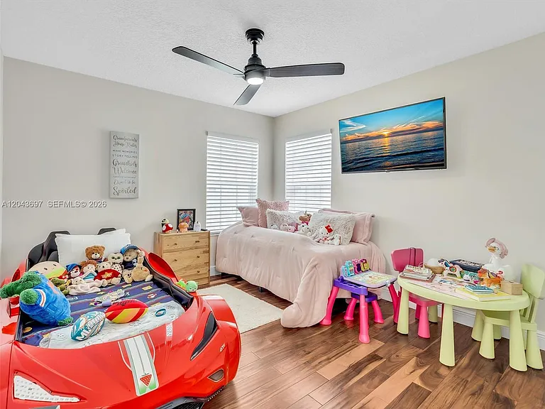 639 Verona Pl — Photo 56
