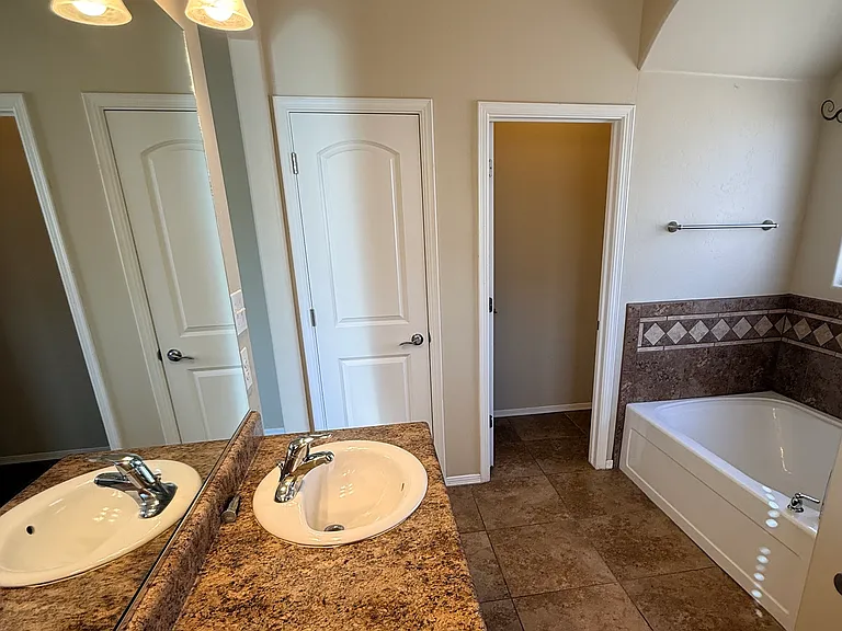 4118 Santiago Way — Photo 22