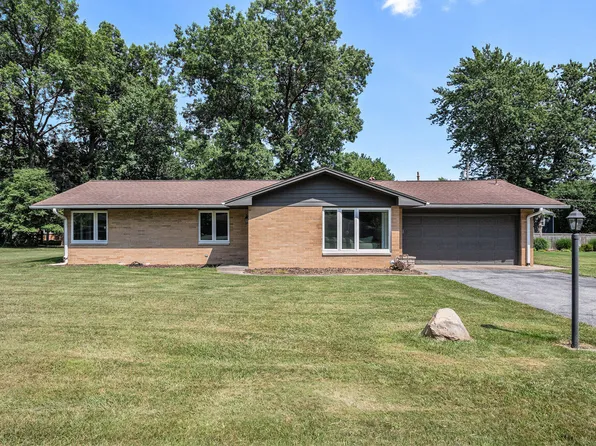 3804 Sunset Dr, Valparaiso, IN 46383