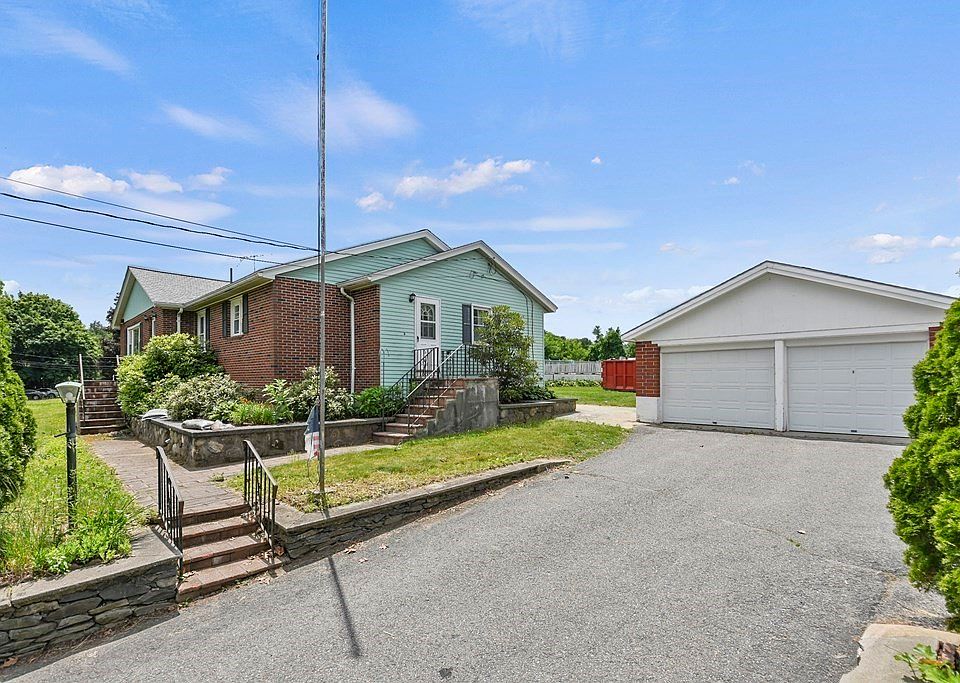 1466 Lancaster Ave, Lunenburg, MA 01462 Zillow