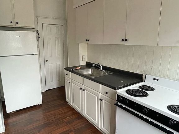 3rd image of 3714 Pennington Ave