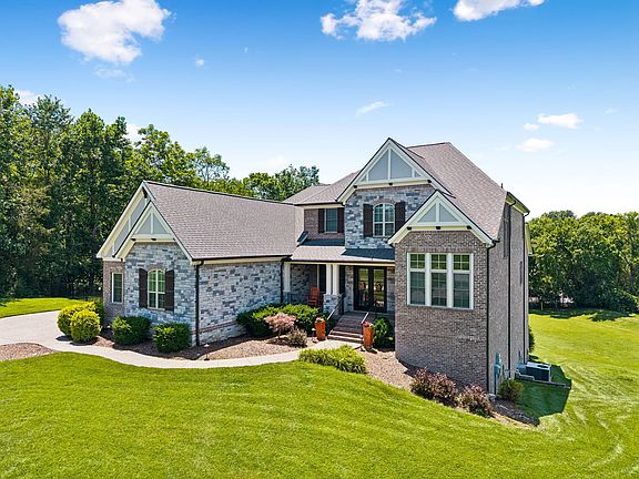 3rd image of 6010 Blackwell Ln