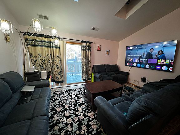 3rd image of 2442 Charleston Dr Unit 8