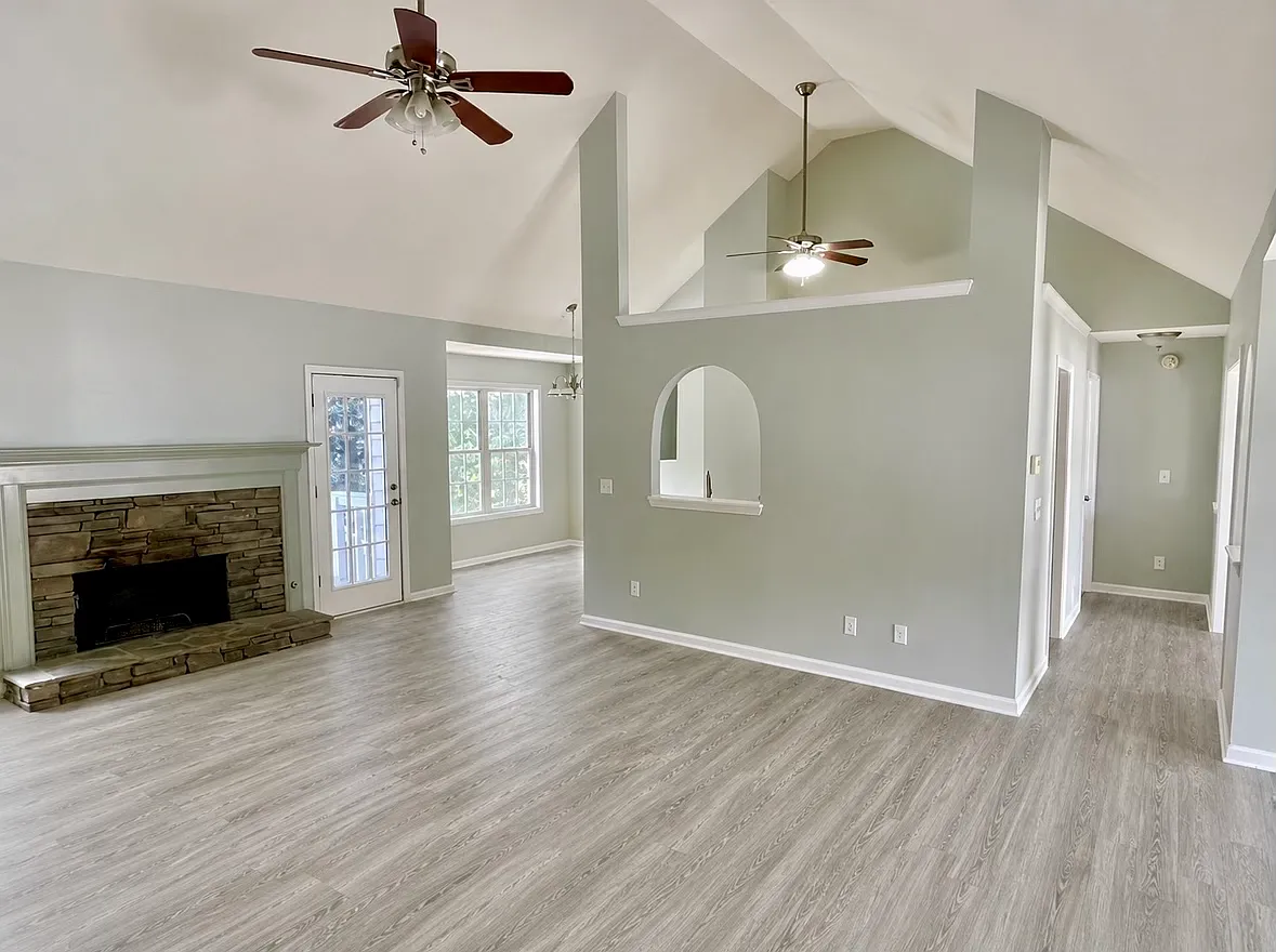 5 bed, 2462 sqft, $2,400 — Photo 4