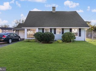 6 Berkshire Ln, Willingboro, NJ 08046