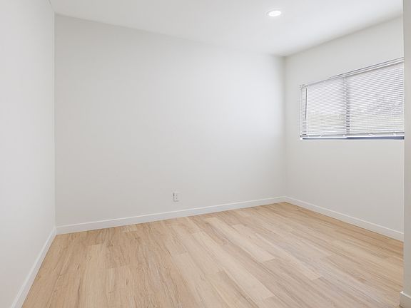 3rd image of 720 108th St S APT 5