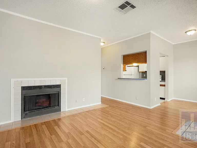 2804 Rio Grande St #303 — Photo 6
