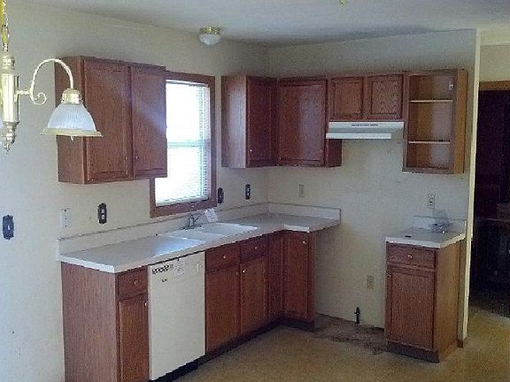 4th image of 850 Needle Point Dr