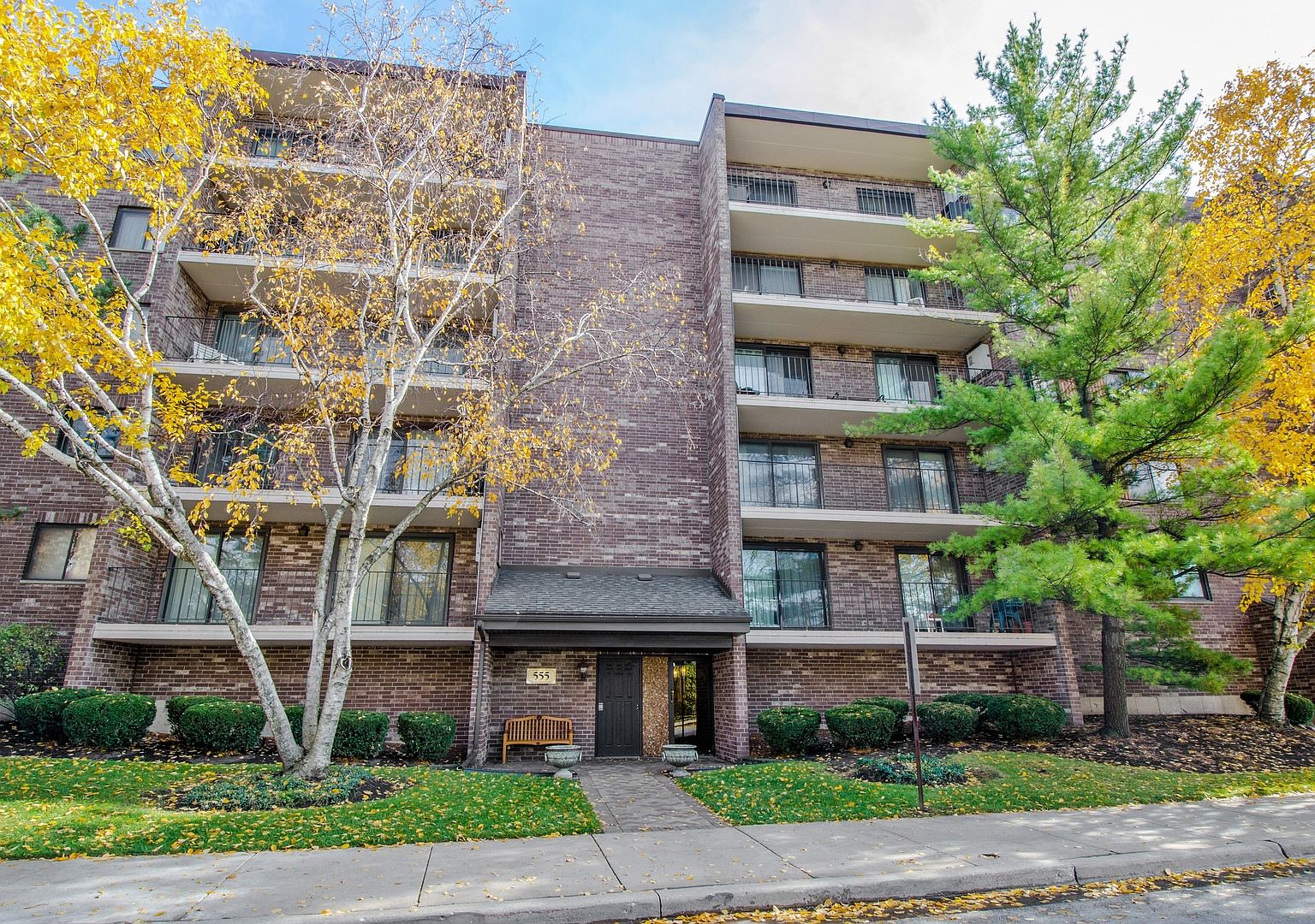 555 graceland ave apt 2025 302 des plaines il 60016