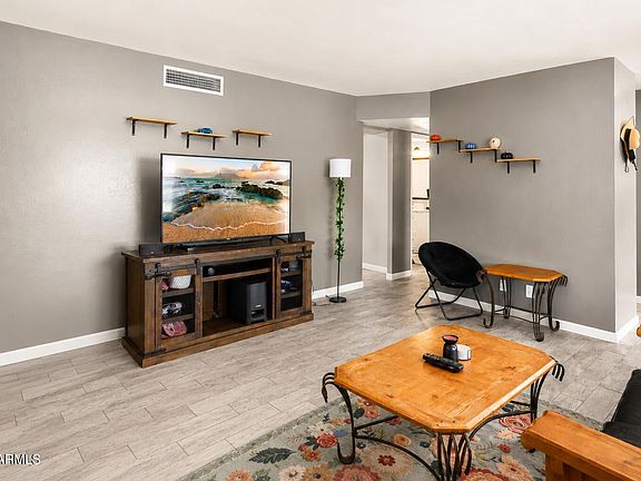 4th image of 565 EARL Drive
