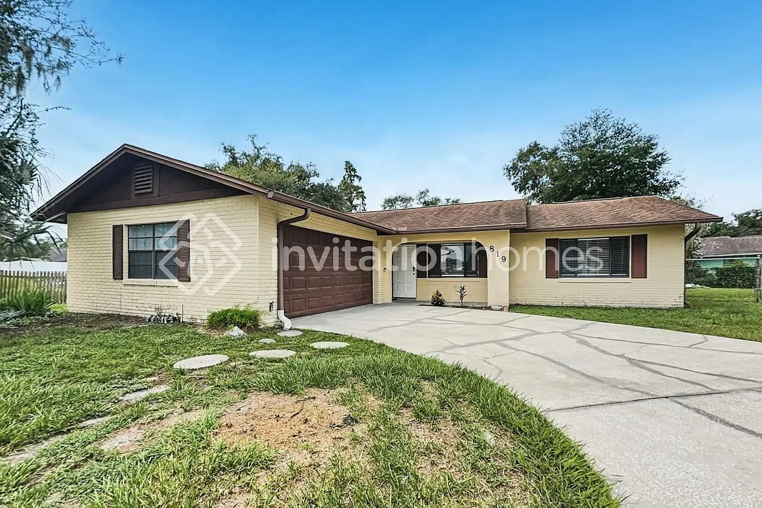 819 Centerwood Ct Brandon, FL 33511 — Photo 1