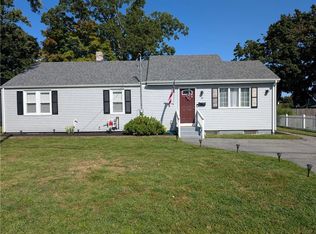 14 Newfield Ave, Warwick, RI 02888