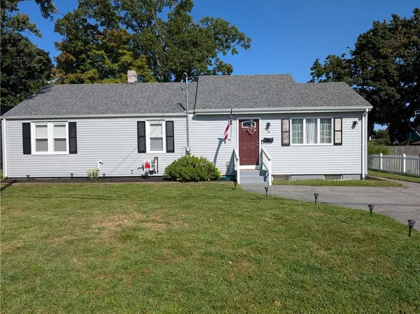 14 Newfield Ave, Warwick, RI 02888