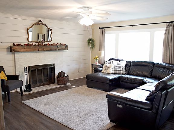 2nd image of 4315 N Nelson Dr