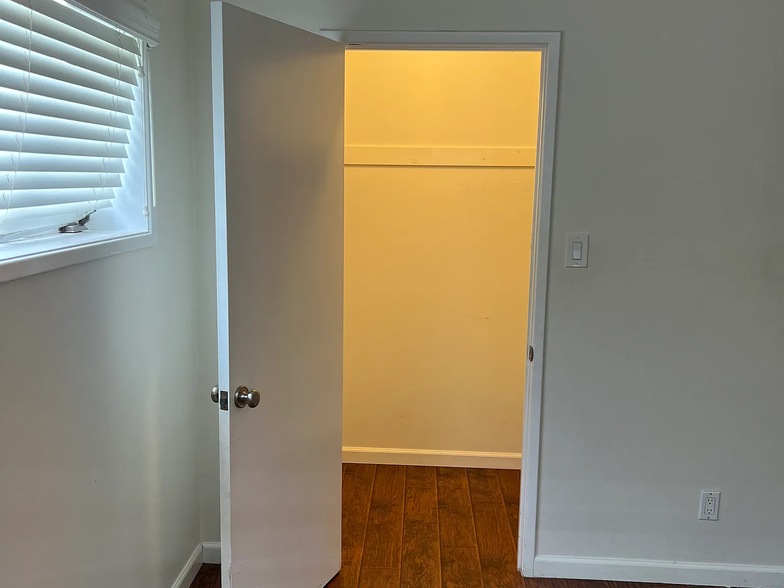 13830 Burbank Blvd — Photo 2