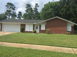 2709 English Dr, Ocean Springs, MS 39564