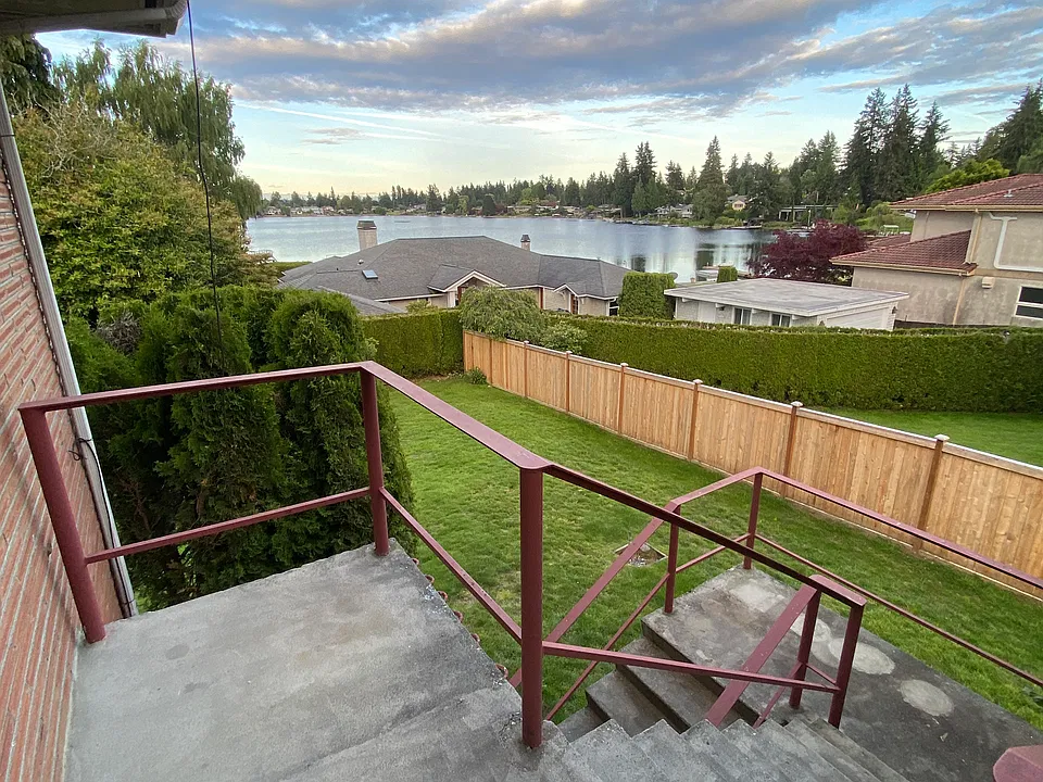 15230 20th Ave SW