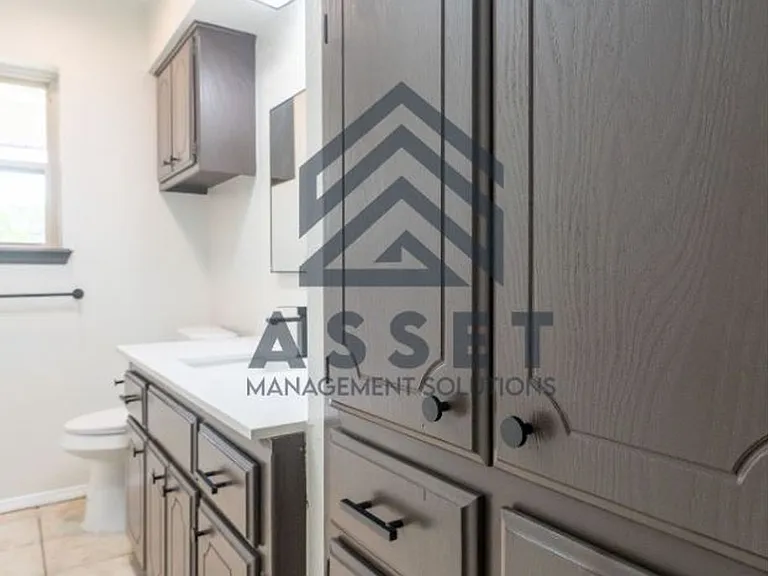 1605 Blessing Ct — Photo 23