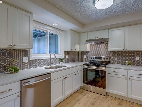 5th image of 6309 NE 70th St