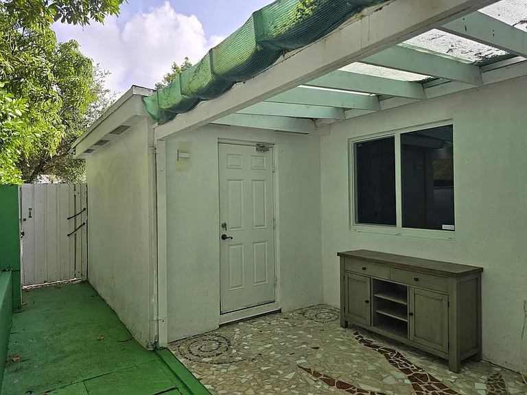 1922 Garfield St #1 — Photo 11