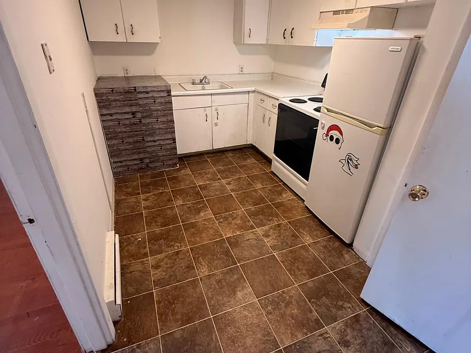 50 E Main St #10