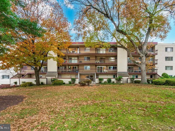 10300 Westlake Dr #P67, Bethesda, MD 20817