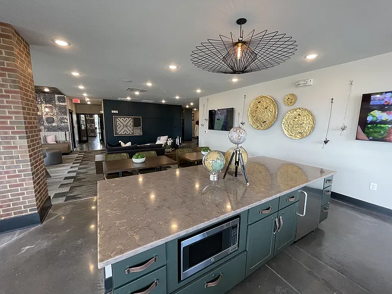 The Otis at Fort Ben Apartments — Photo 27