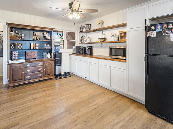 4th image of 809 Dogwood Ln