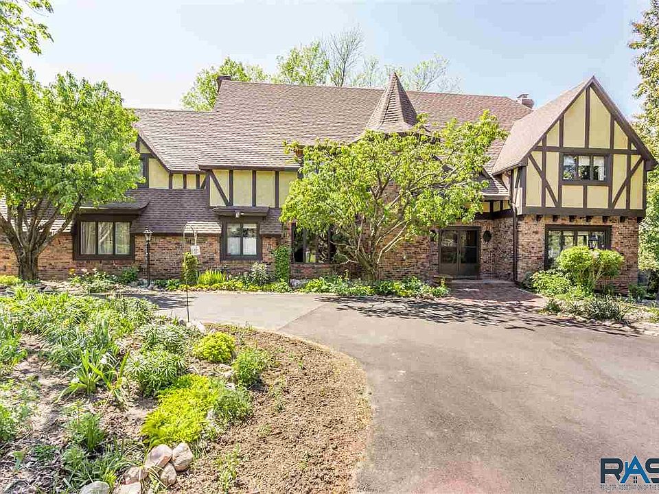 2800 E Stonehedge Ln, Sioux Falls, SD 57103 Zillow