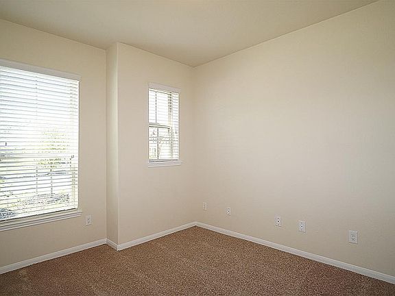 3rd image of 5826 Dunsmore Bend Trl