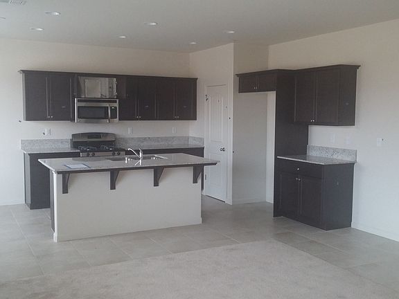 3rd image of 1047 Geneva Dr