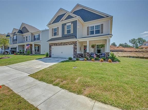 2nd image of 5552 Begonia St