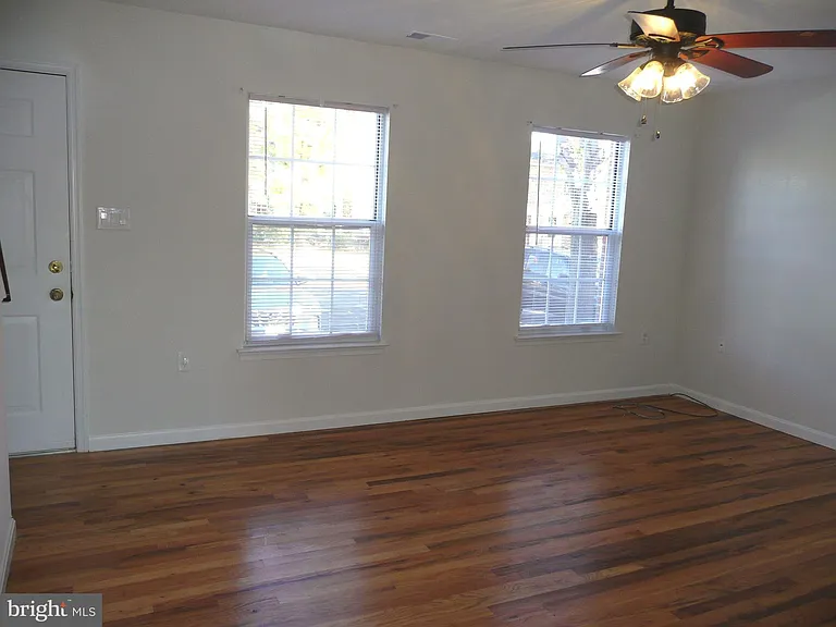 255 Waterford Ln — Photo 8
