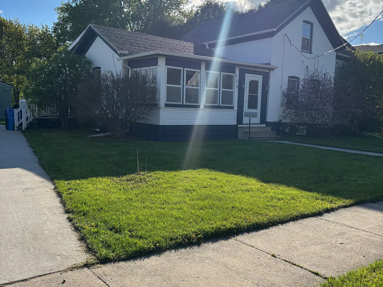 3 bed, 1.5 bath, 1393 sqft, $1,950 — Photo 1