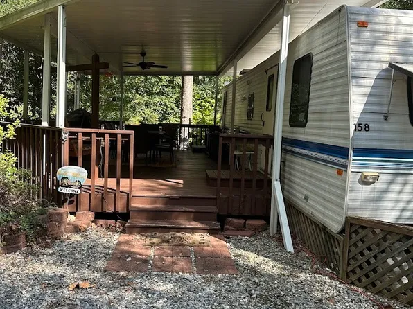 158 Creekview Dr, Cleveland, GA 30528