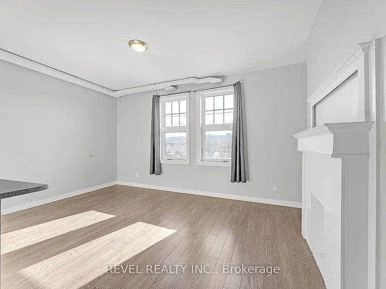657 Barton St E #302 — Photo 14