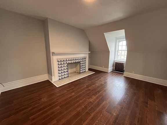 4th image of 479 Delaware Ave #7