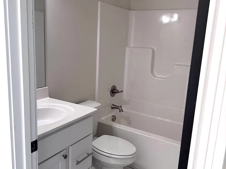 108 Patchen Dr — Photo 3