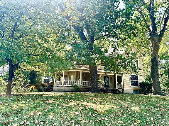 3rd image of 6024 W Cabanne Pl