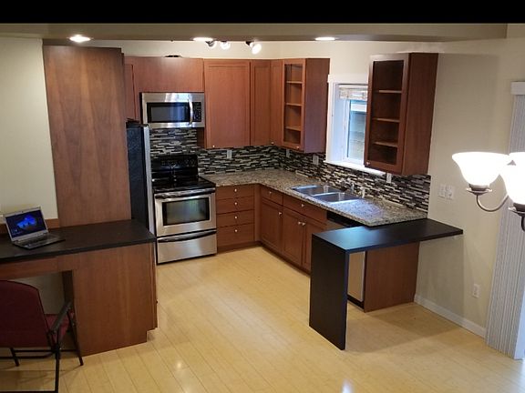 4th image of 547 NE Alder St #547